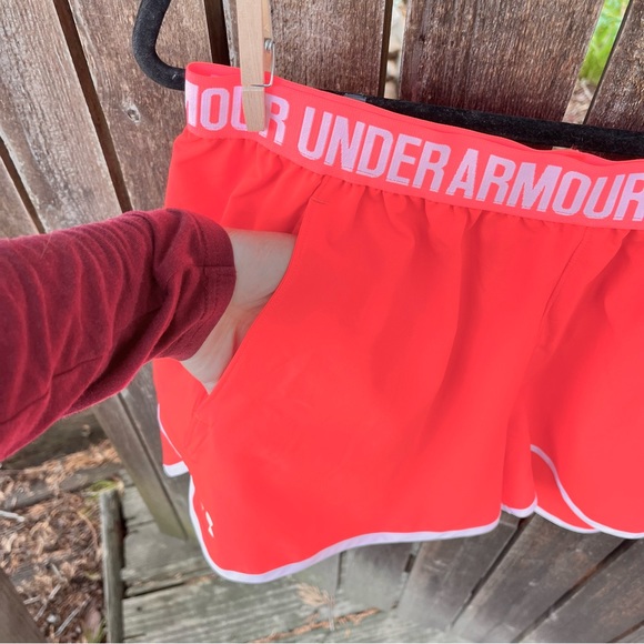 Under Armour Wm’s Woven Play Up Active Heat Gear Loose Running Shorts NWT Sz L - Picture 9 of 16